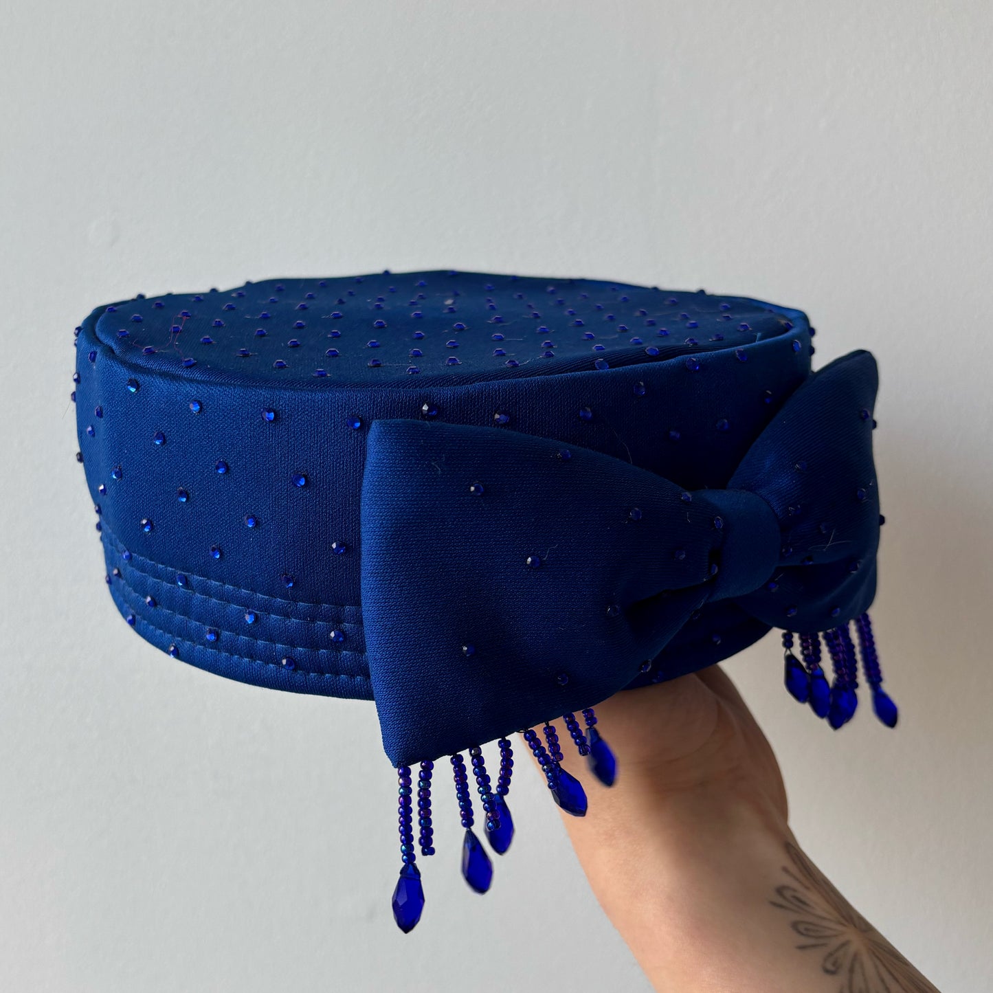 AFS Pill Box Hat *verhuur*