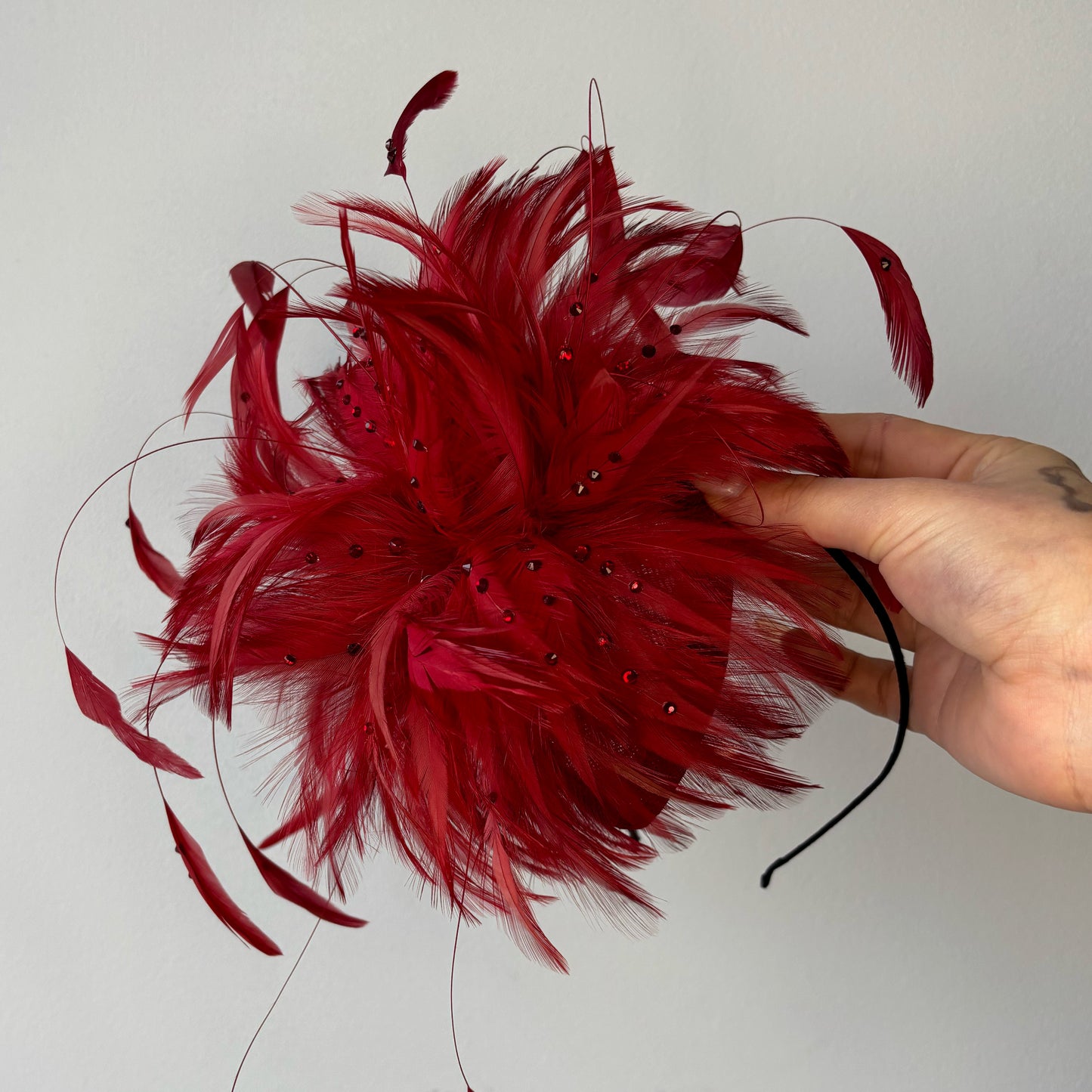 ASF Rhinestone & Feather Fascinator *verhuur*