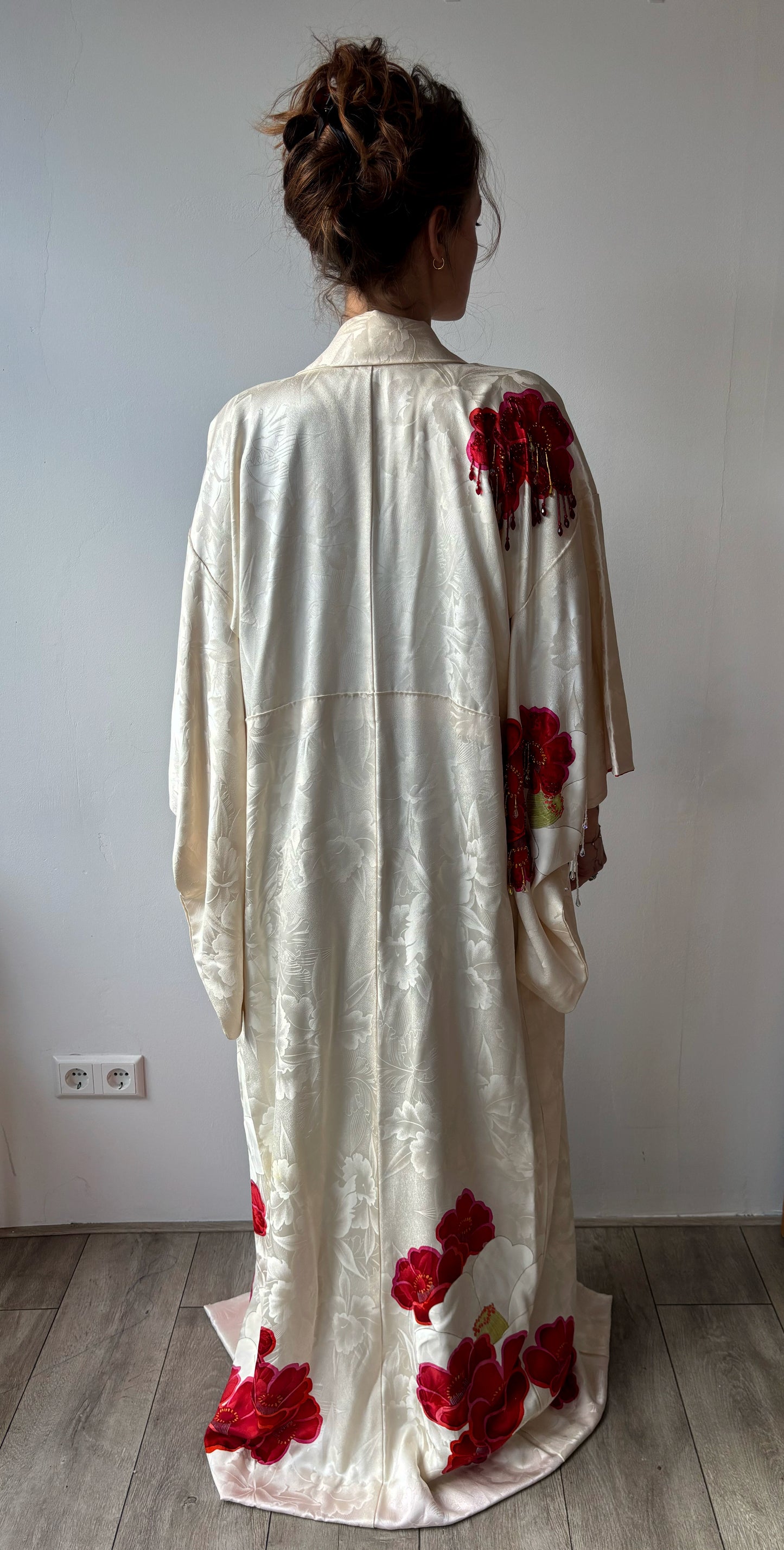 AFS Beaded Poppy Kimono *verhuur*