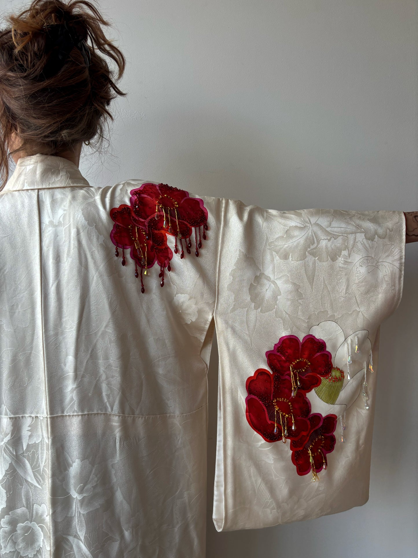 AFS Beaded Poppy Kimono *verhuur*