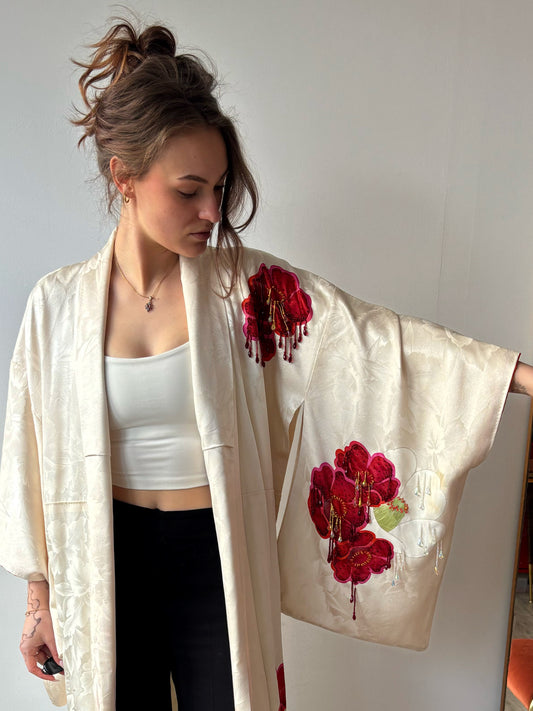 AFS Beaded Poppy Kimono *verhuur*
