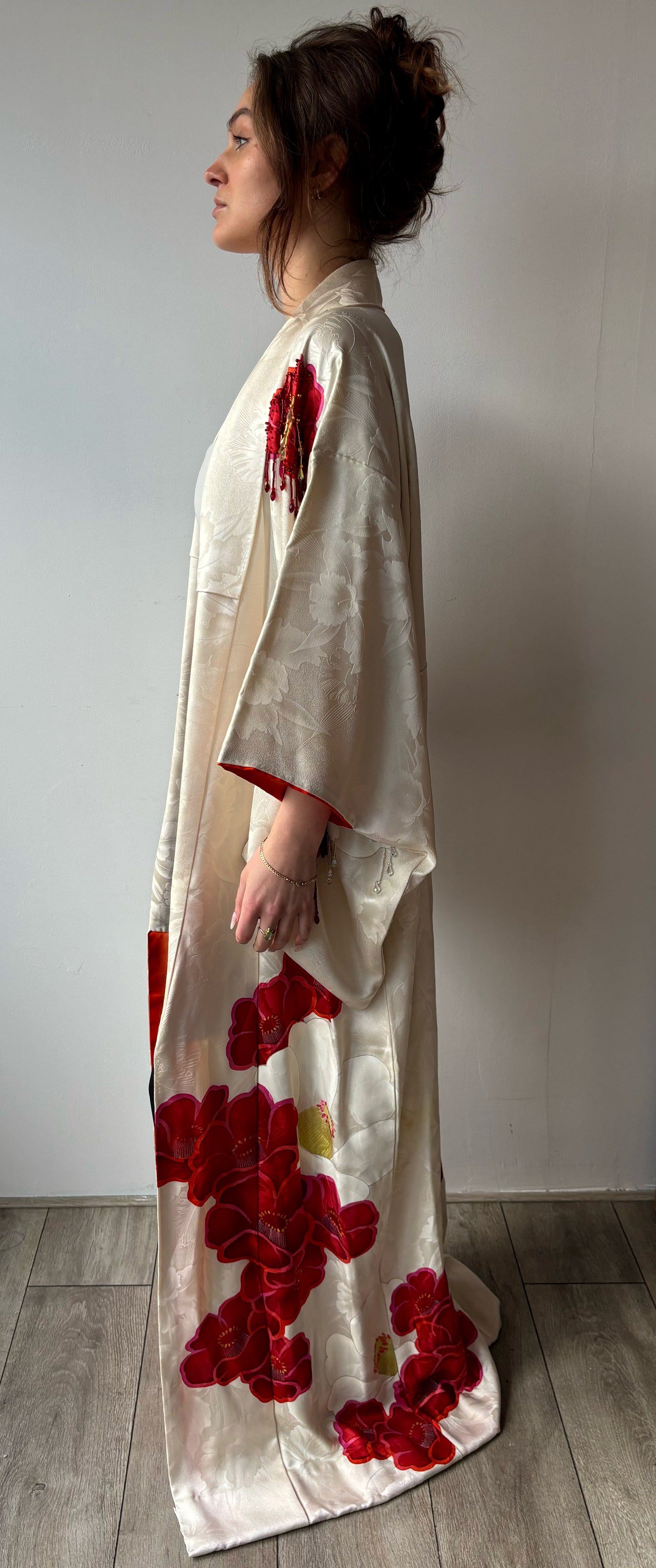 AFS Beaded Poppy Kimono *verhuur*