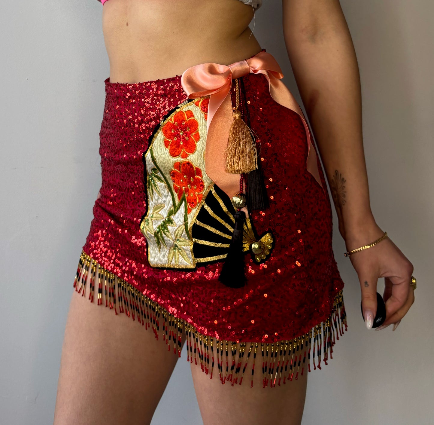 Glitter Fantassle ASF Mini Skirt *verhuur*